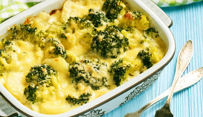Potato casserole: Simple recipe with broccoli and tomatoes